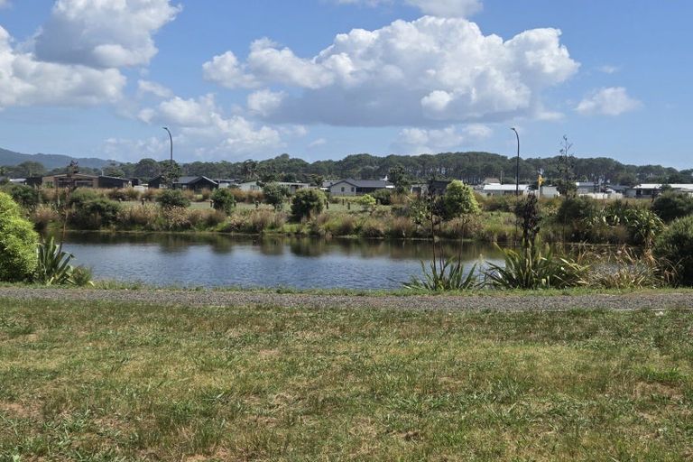Photo of property in 106 Takapu Close, Matarangi, 3592