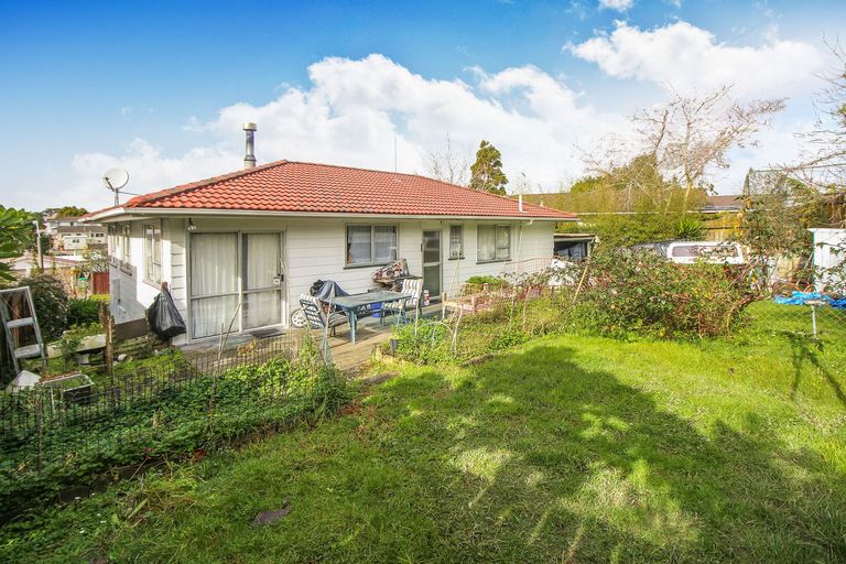 Photo of property in 5 Albemarle Place, Massey, Auckland, 0614