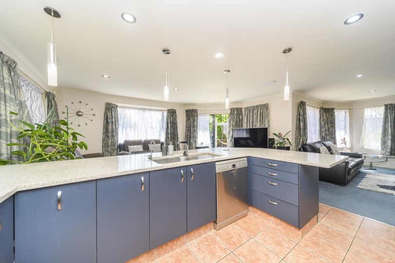 Photo of property in 146 Ruapehu Drive, Fitzherbert, Palmerston North, 4410
