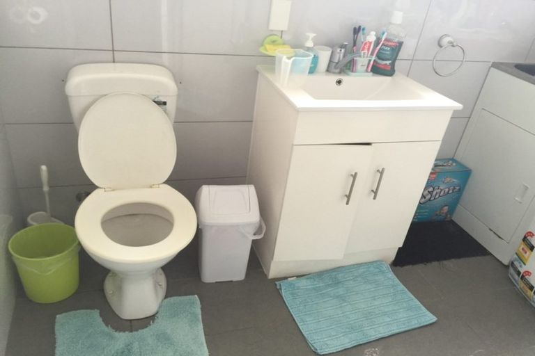 Photo of property in 72b Swaffield Road, Papatoetoe, Auckland, 2025