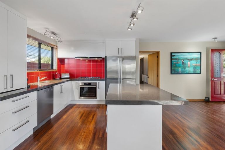 Photo of property in 20 Takaro Avenue, Sockburn, Christchurch, 8042