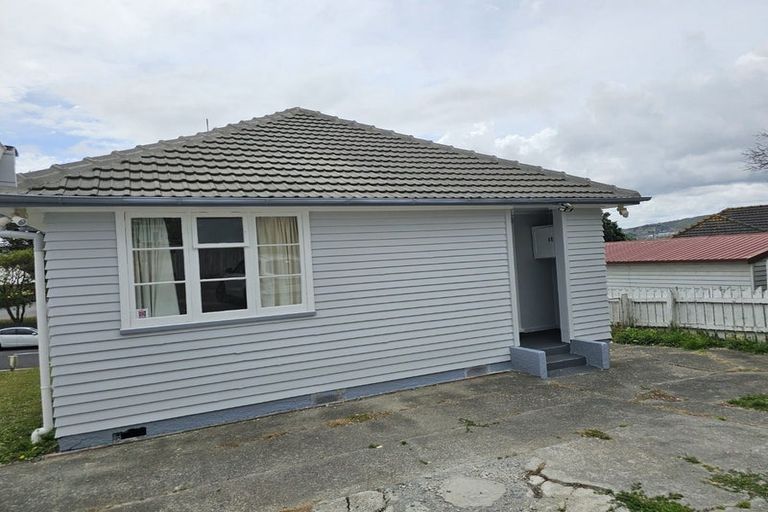 Photo of property in 33 Awarua Street, Elsdon, Porirua, 5022