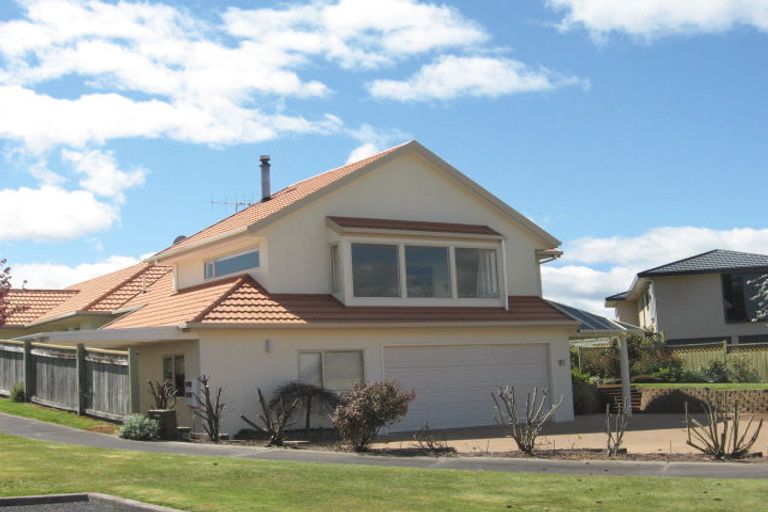 Photo of property in 7 Amoroa Place, Acacia Bay, Taupo, 3330