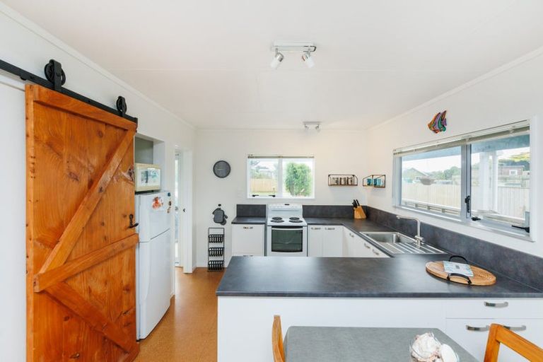 Photo of property in 173 Kahukura Avenue, Waitarere Beach, Levin, 5510