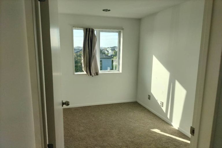 Photo of property in 10 Peerless Avenue, Takanini, 2112