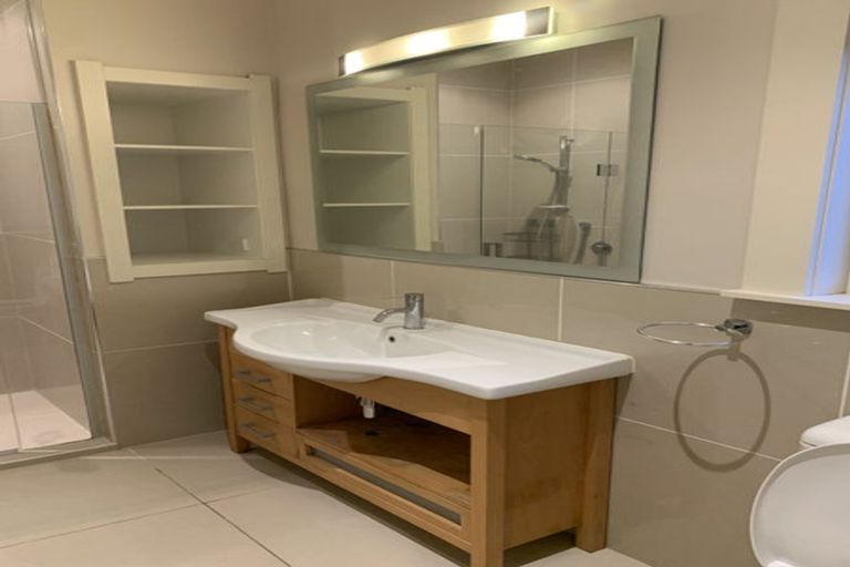 Photo of property in 5 Opoia Road, Hamilton East, Hamilton, 3216