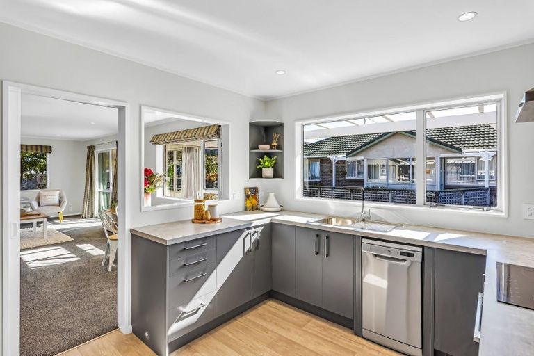 Photo of property in 2/32 Hurley Road, Paraparaumu Beach, Paraparaumu, 5032