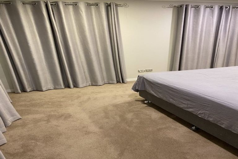 Photo of property in 2 Creggan Crescent, Flat Bush, Auckland, 2019