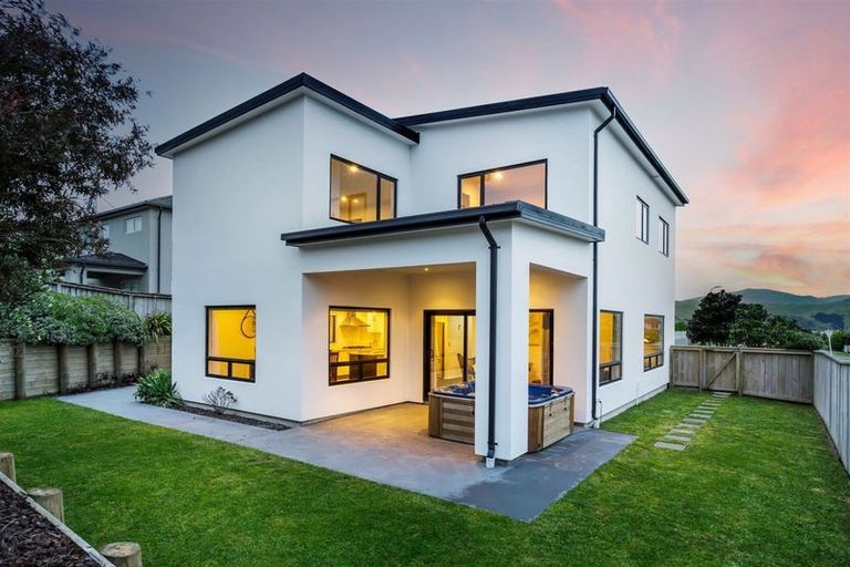 Photo of property in 68 Aotea Drive, Aotea, Porirua, 5024