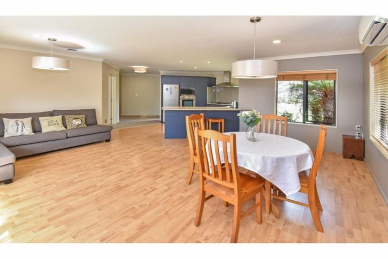 Photo of property in 26 Norm Pellow Drive, Manurewa, Auckland, 2105
