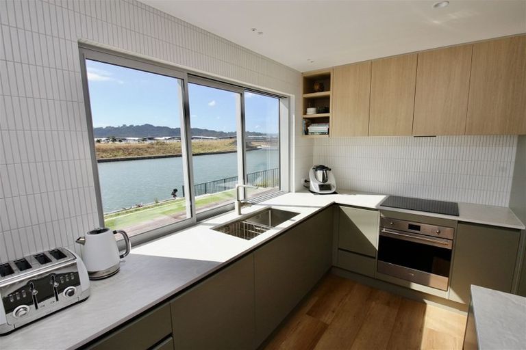 Photo of property in 16 Ngaroma Crescent, Whitianga, 3510