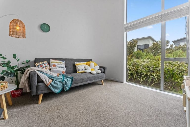 Photo of property in 33 Kanuka Road, Hobsonville, Auckland, 0616