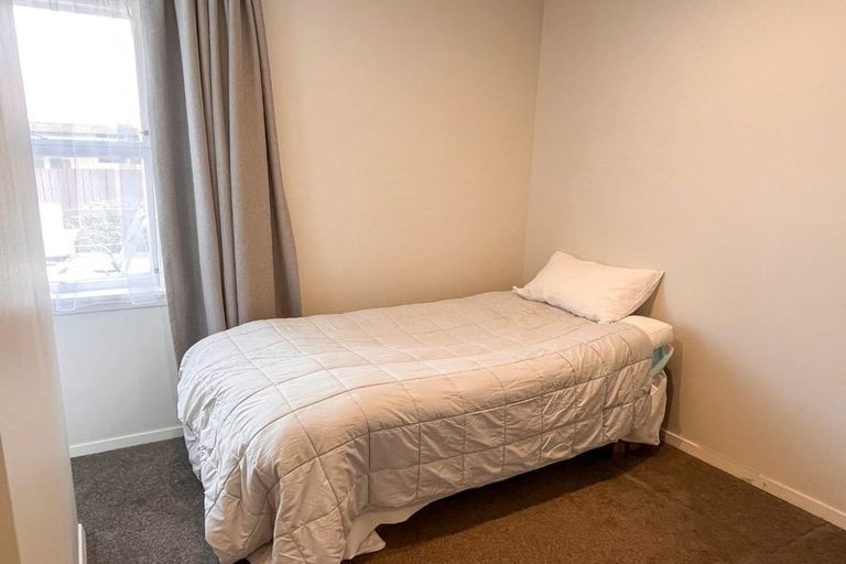 Photo of property in 37 Warren Crescent, Hillmorton, Christchurch, 8025