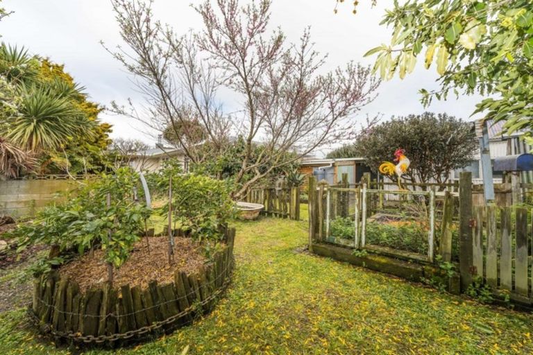 Photo of property in 1 Stoke Place, Awapuni, Palmerston North, 4412
