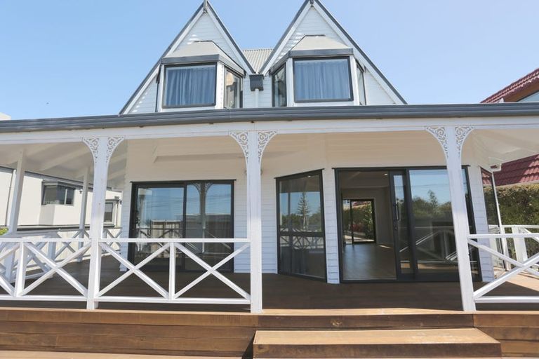 Photo of property in 128 Beach Road, Castor Bay, Auckland, 0620