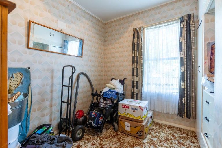 Photo of property in 2 Gladstone Street, Dannevirke, 4930