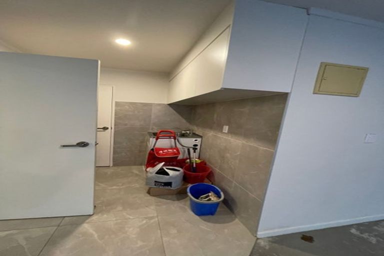 Photo of property in 38 Frank Nobilo Drive, Golflands, Auckland, 2013