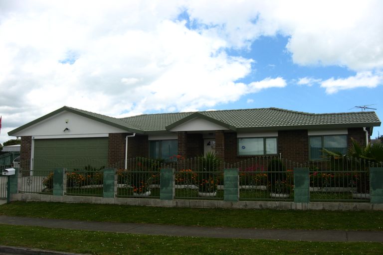 Photo of property in 32 Robert Ross Place, Clendon Park, Auckland, 2103