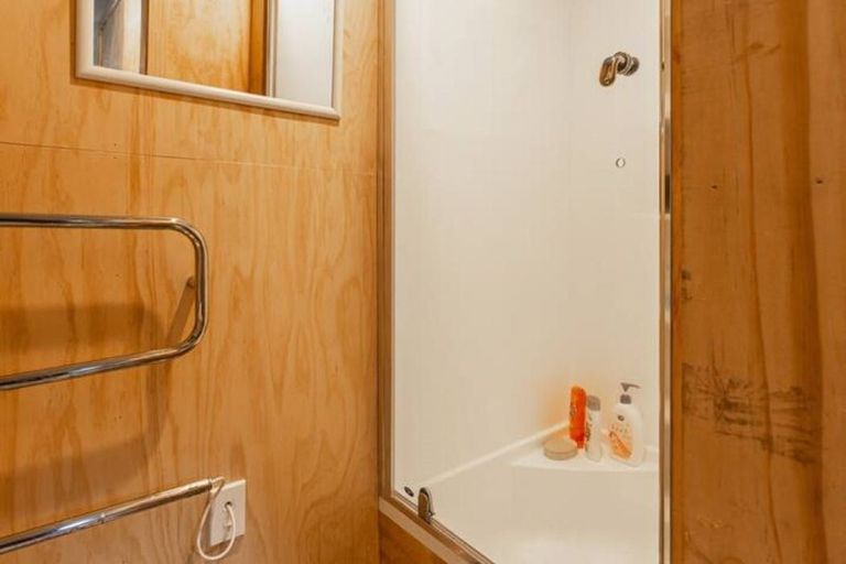 Photo of property in 26 Mackinnon Terrace, Sunshine Bay, Queenstown, 9300