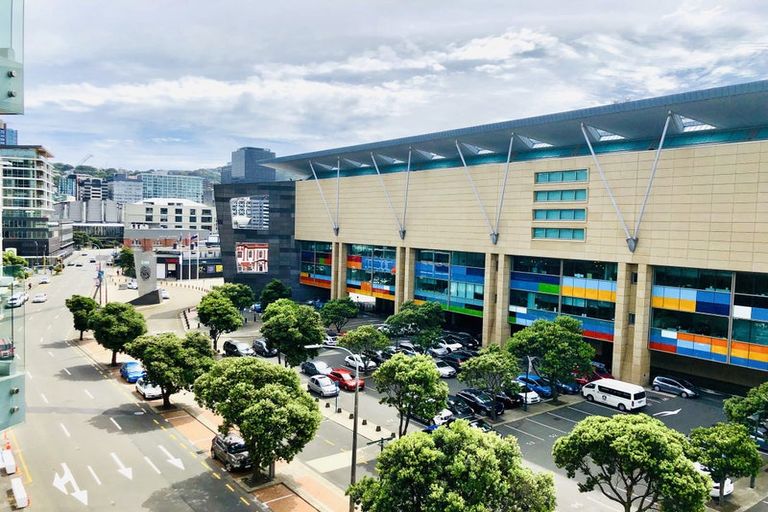 Photo of property in Piermont Apartments, 5e/82 Cable Street, Te Aro, Wellington, 6011