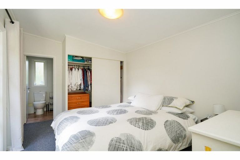 Photo of property in 32 Rakiura Parade, Otatara, Invercargill, 9879