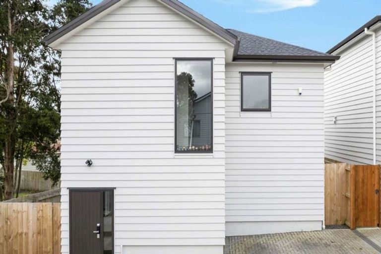 Photo of property in 152c Colwill Road, Massey, Auckland, 0614