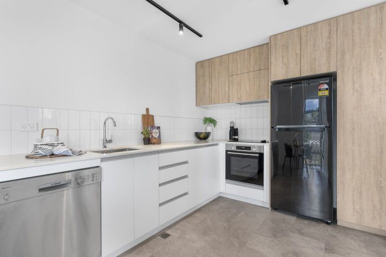 Photo of property in 2/69 Tiketike Way, Brooklyn, Wellington, 6021