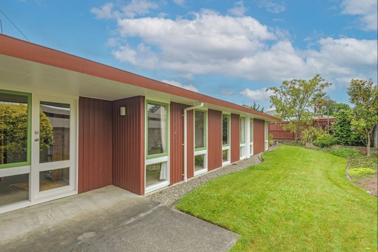 Photo of property in 10 Chilton Grove, Hokowhitu, Palmerston North, 4410