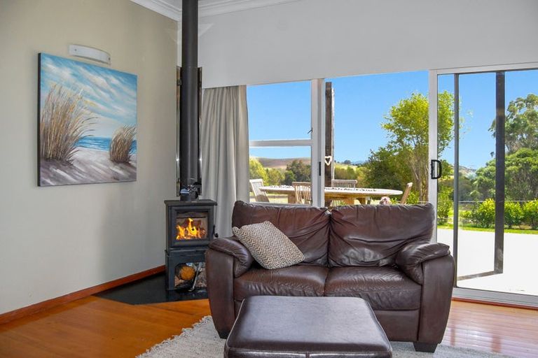 Photo of property in 1180 Oneriri Road, Kaiwaka, 0573