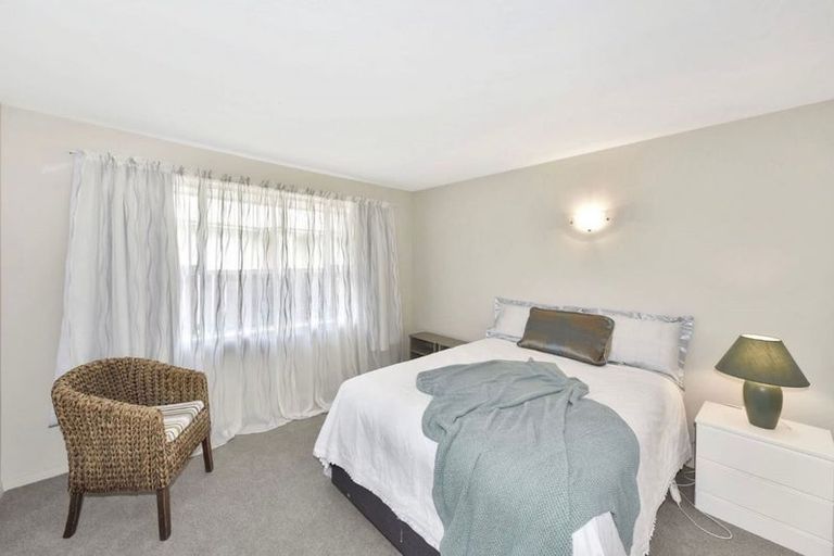 Photo of property in 1/23 Crofton Road, Harewood, Christchurch, 8051