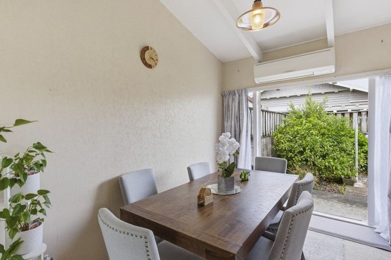 Photo of property in 556 Queen Street East, Levin, 5510