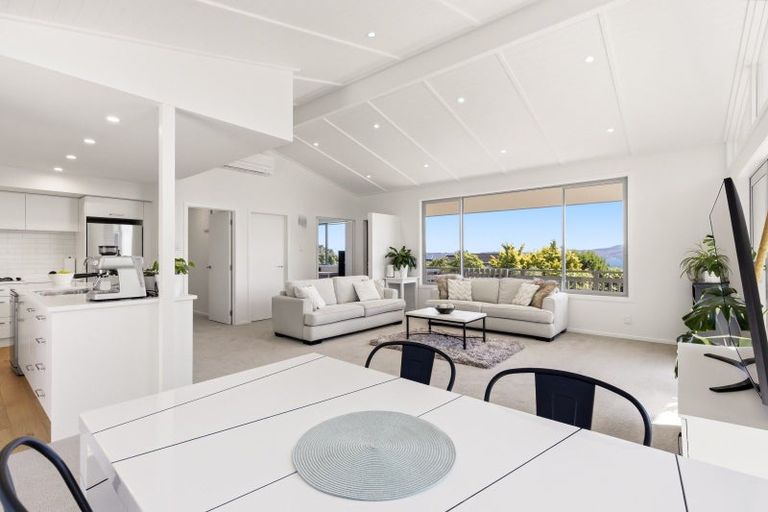 Photo of property in 15 Beachman Grove, Hilltop, Taupo, 3330