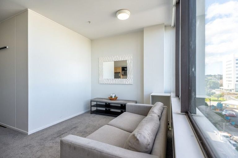 Photo of property in Twin Towers, 613/17 Putney Way, Manukau, Auckland, 2104