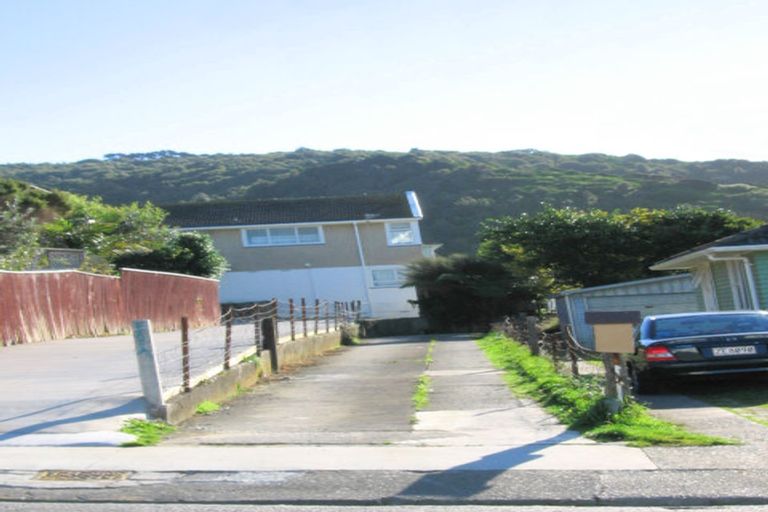 Photo of property in 17 Rangituhi Crescent, Takapuwahia, Porirua, 5022