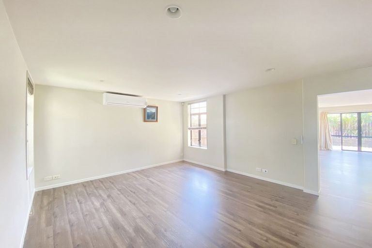 Photo of property in 60 Baverstock Road, Flat Bush, Auckland, 2016