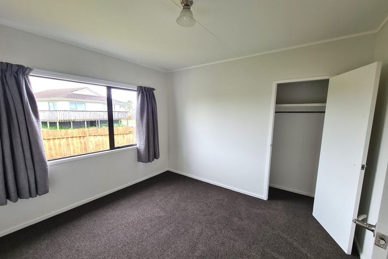 Photo of property in 16 Southview Place, Wattle Downs, Auckland, 2102