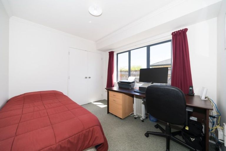 Photo of property in 6 Brookside Close, Highbury, Palmerston North, 4412