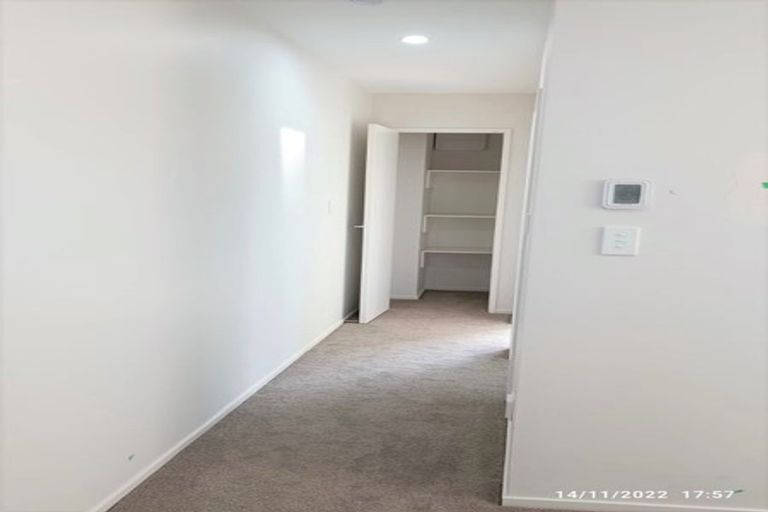 Photo of property in 49a Prince Regent Drive, Half Moon Bay, Auckland, 2012