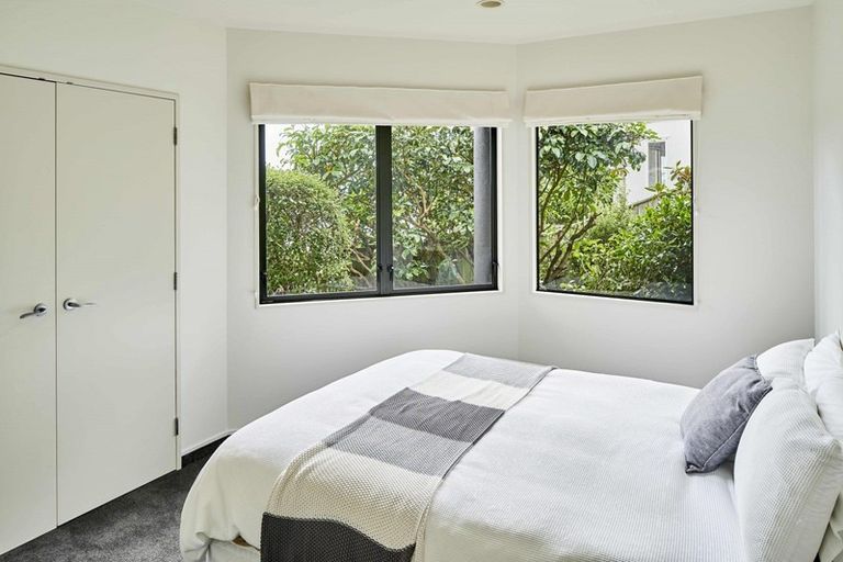 Photo of property in 17 Paremata Drive, Paremata, Porirua, 5024