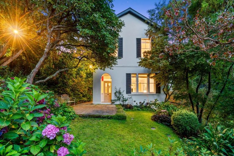 Photo of property in 12 Maori Road, Dunedin Central, Dunedin, 9016