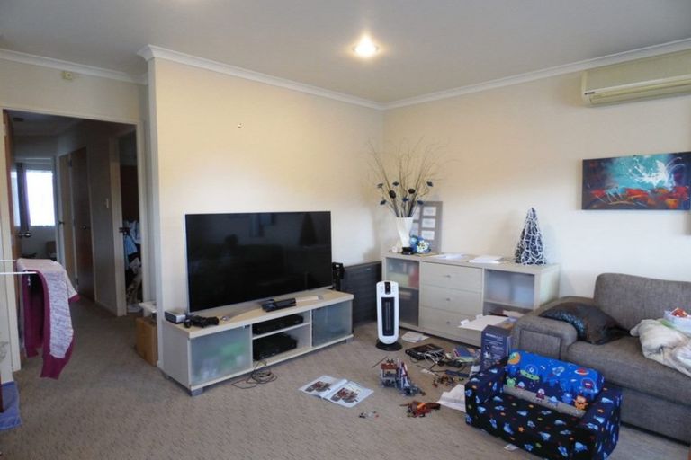 Photo of property in 40 Alwyn Avenue, Te Atatu South, Auckland, 0610