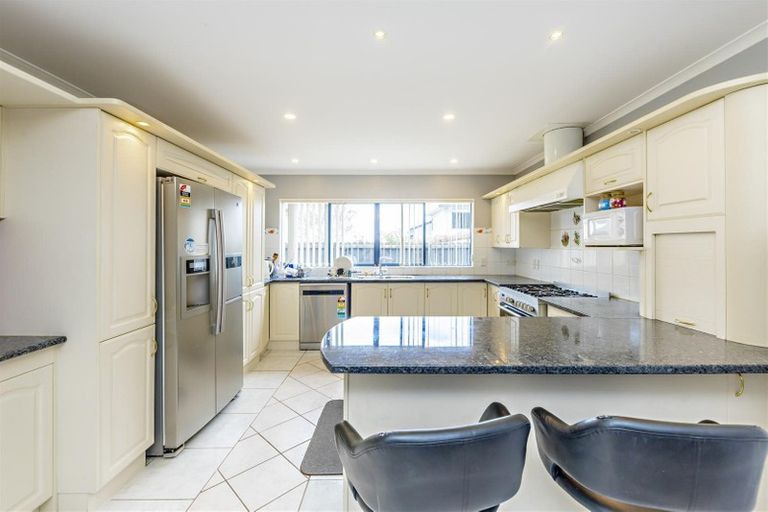 Photo of property in 5 Vireya Court, Goodwood Heights, Auckland, 2105