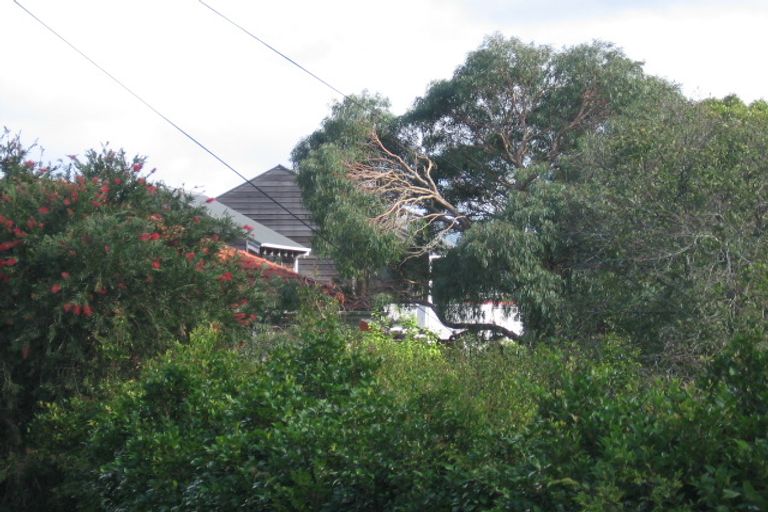 Photo of property in 1/279 Titirangi Road, Titirangi, Auckland, 0604