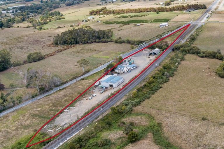 Photo of property in 240 Sutton Road, Drury, 2113