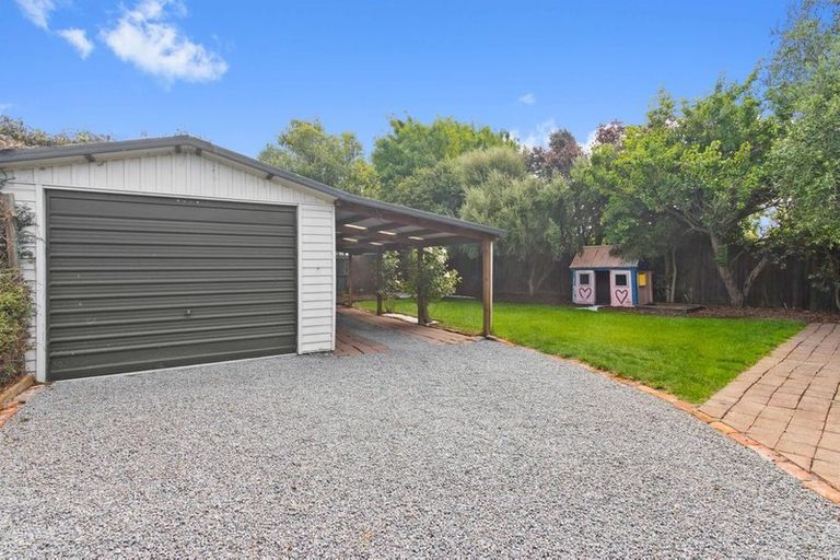 Photo of property in 11 Christian Street, Bryndwr, Christchurch, 8053