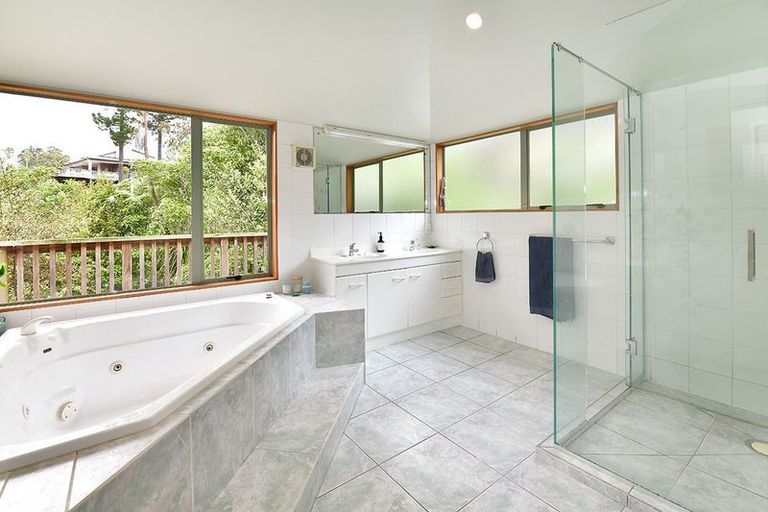 Photo of property in 70 Scott Road, Stanmore Bay, Whangaparaoa, 0932