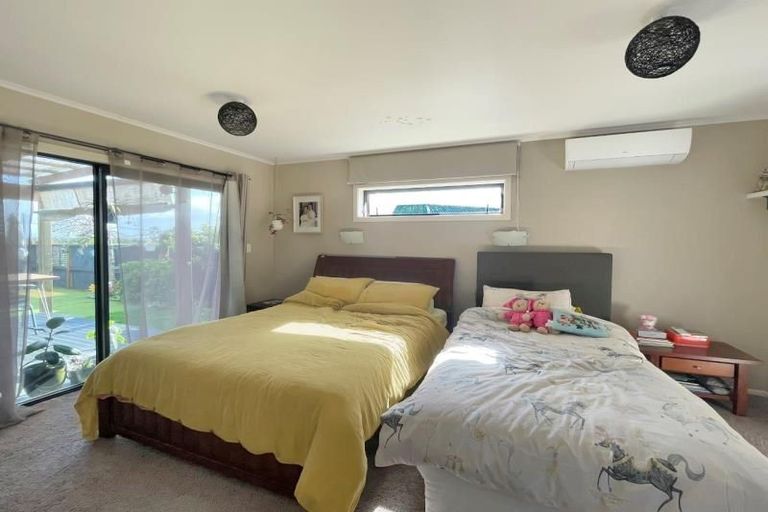 Photo of property in 5 Ruske Place, Grandview Heights, Hamilton, 3200