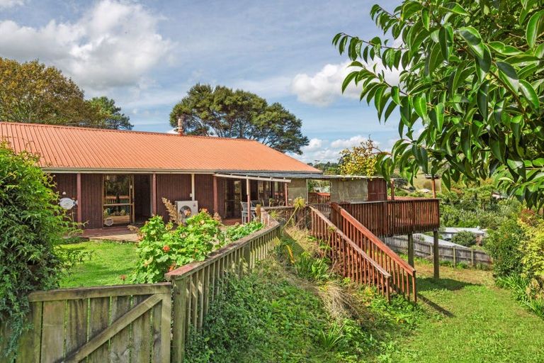 Photo of property in 35 Main Road, Raglan, 3225