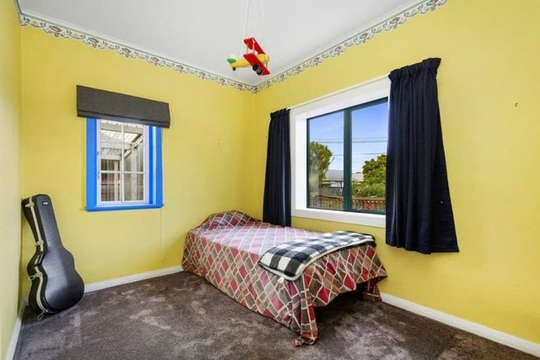 Photo of property in 2 Brook Street, Waiwhetu, Lower Hutt, 5010