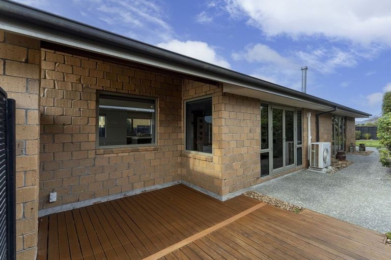 Photo of property in 3 Evergreen Place, Parklands, Christchurch, 8083